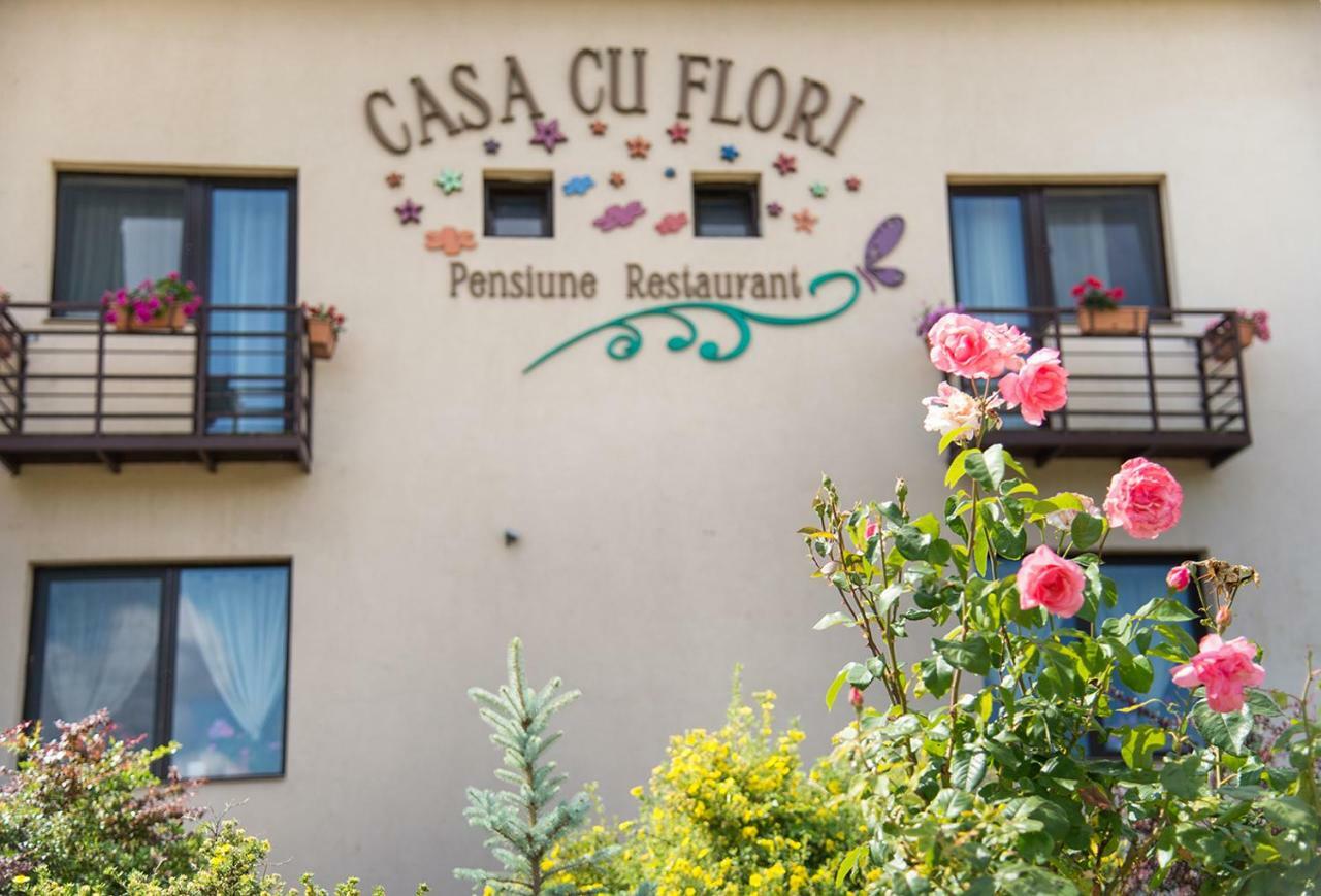Pensiunea Casa Cu Flori Чиснъдиоара Екстериор снимка